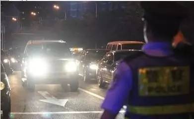 交警回应高速有人戴恐怖面具交警回应高速有人戴恐怖面具，事件解读与公众关注焦点